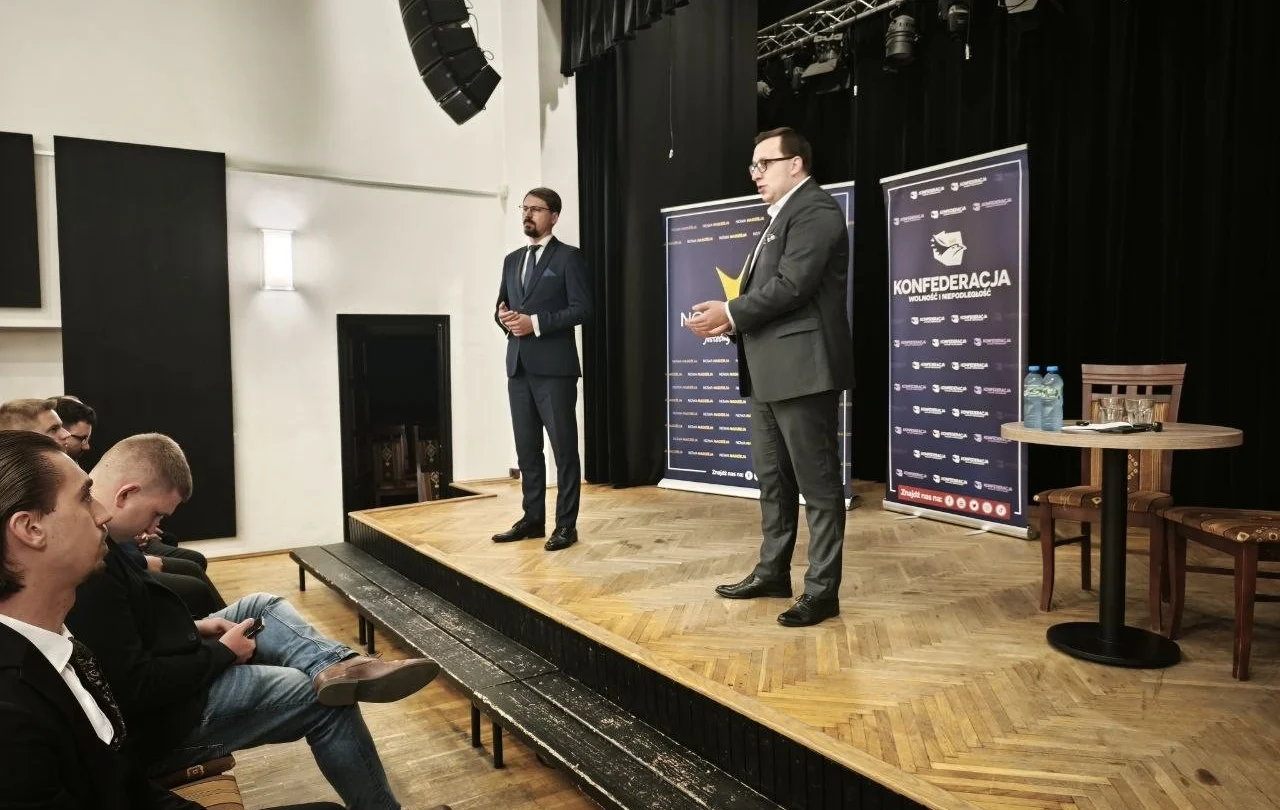 Tomasz Grabarczyk podczas spotkania otwartego w Szydłowcu, 20 maja 2026