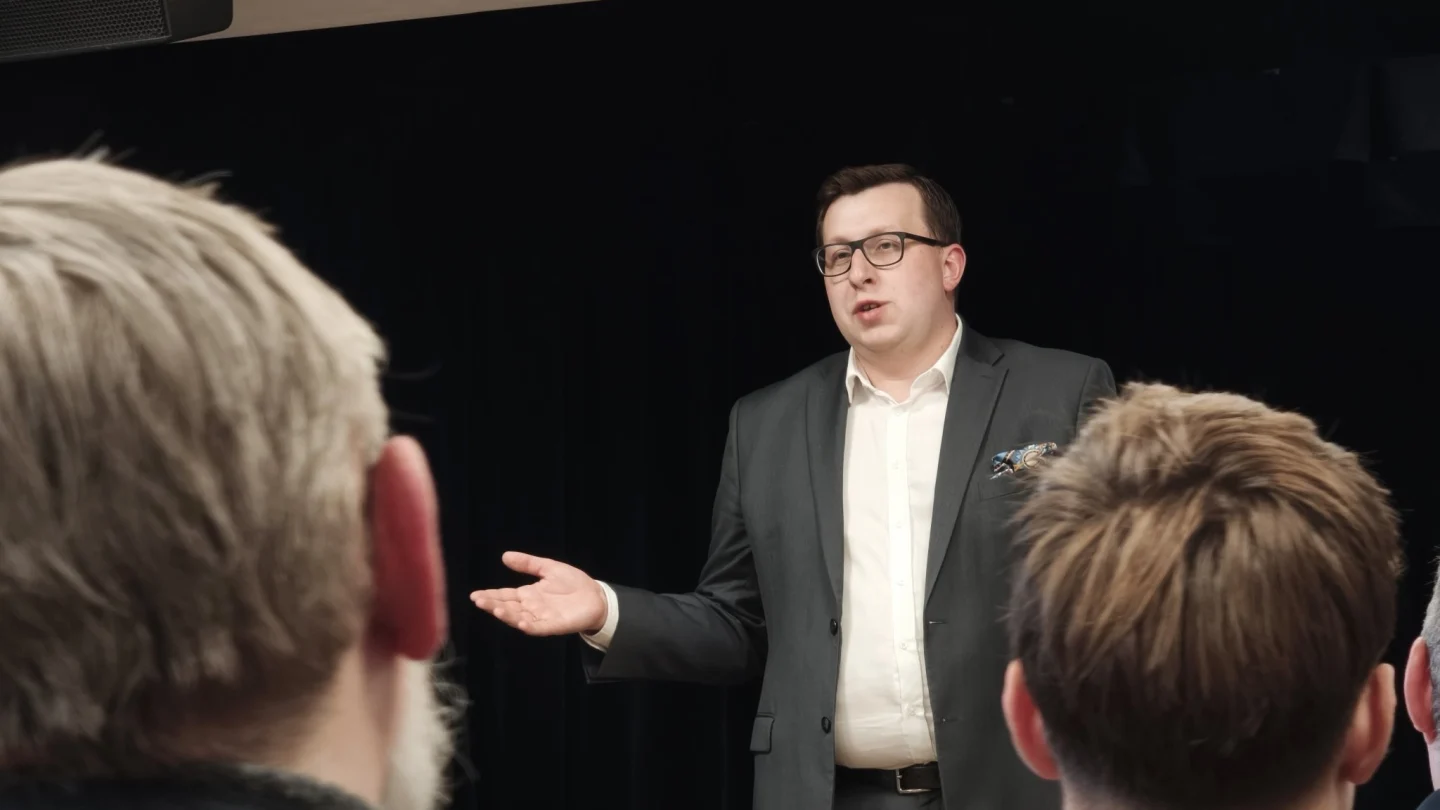Tomasz Grabarczyk podczas spotkania otwartego w Zwoleniu, 19 maja 2026