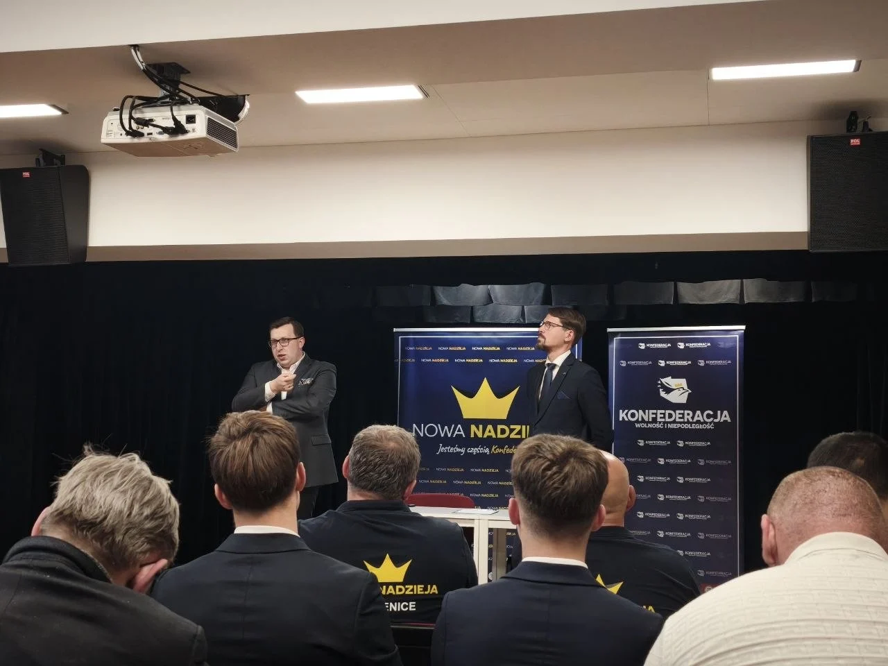 Tomasz Grabarczyk i Grzegorz Płaczek podczas spotkania Konfederacji w Zwoleniu, 19 maja 2026